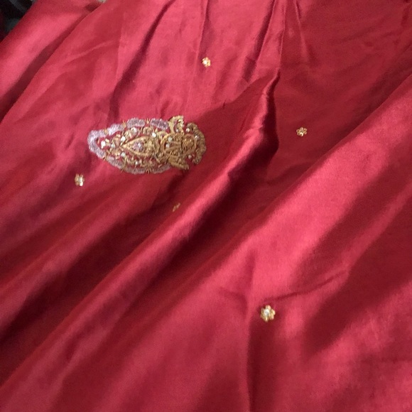 Saris - Picture 2 of 2